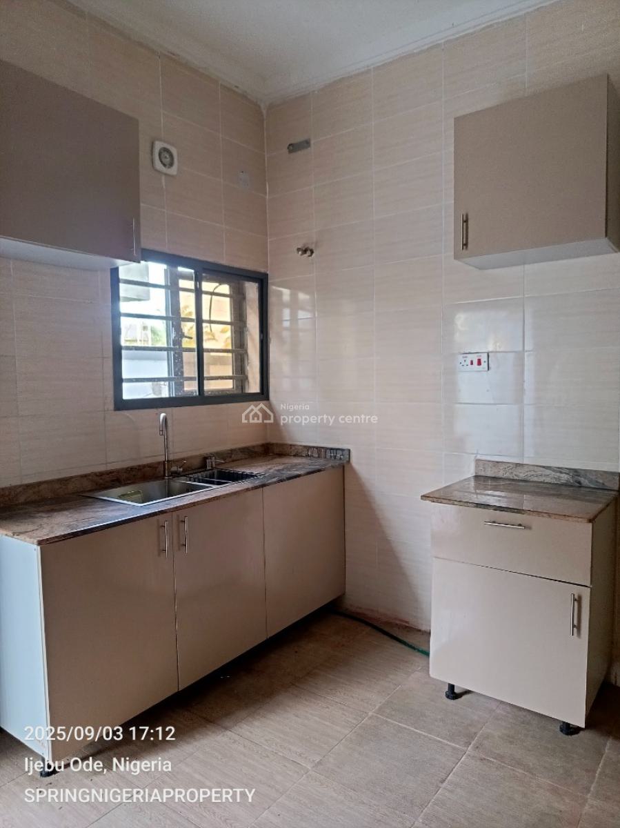 Luxury 2 Bedroom Flat in a Gated Estate, Ogombo, Ajah, Lagos, Flat / Apartment for Rent