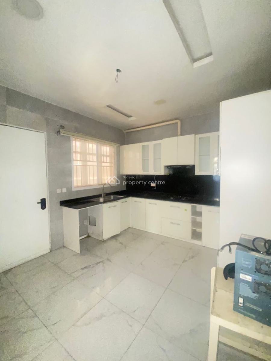 2 Bedroom Apartment, Lekki Phase 1, Lekki, Lagos, Flat / Apartment for Rent
