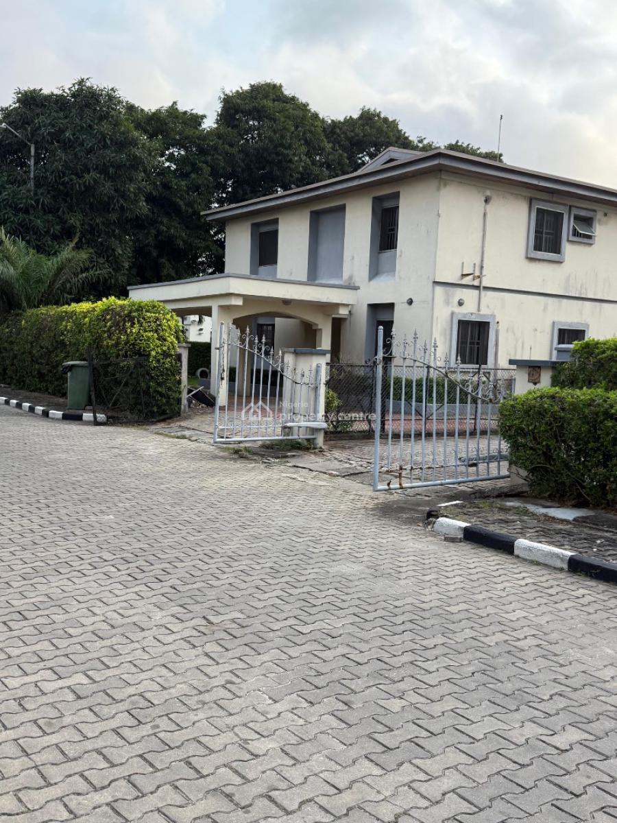 Fully Detached and Extremely Spacious 5 Bedroom Duplex  with a Bq, Updc Estate, Lekki Phase 1, Lekki, Lagos, Detached Duplex for Rent