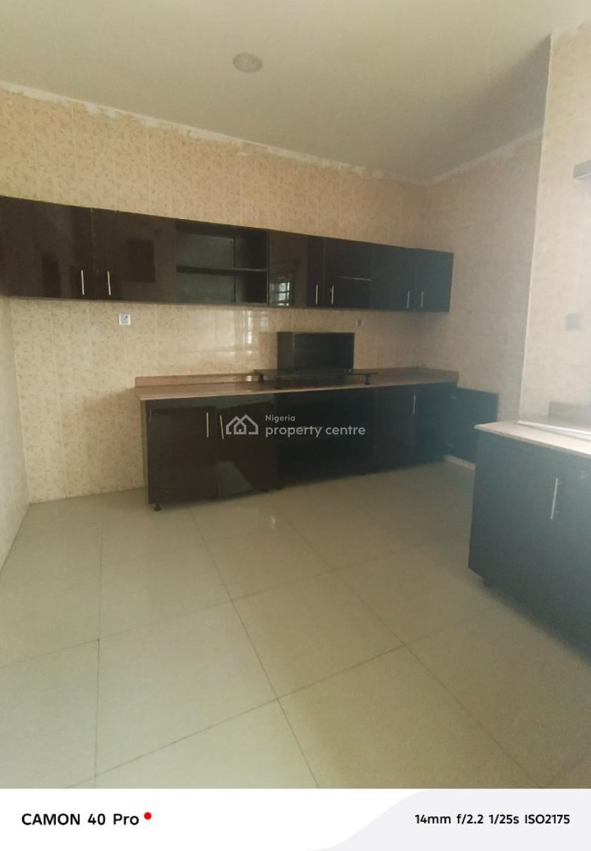 Luxury 2bed Flat Upstairs in Lekki, Off Akeem Dickson Street, Lekki Phase 1, Lekki, Lagos, Flat / Apartment for Rent