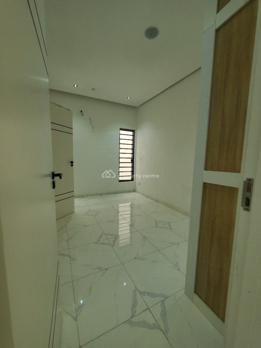 Spacious 5-bedroom Detached Duplex with Private Pool in Chevron -- ₦380, Chevron, Lekki, Lagos, Detached Duplex for Sale