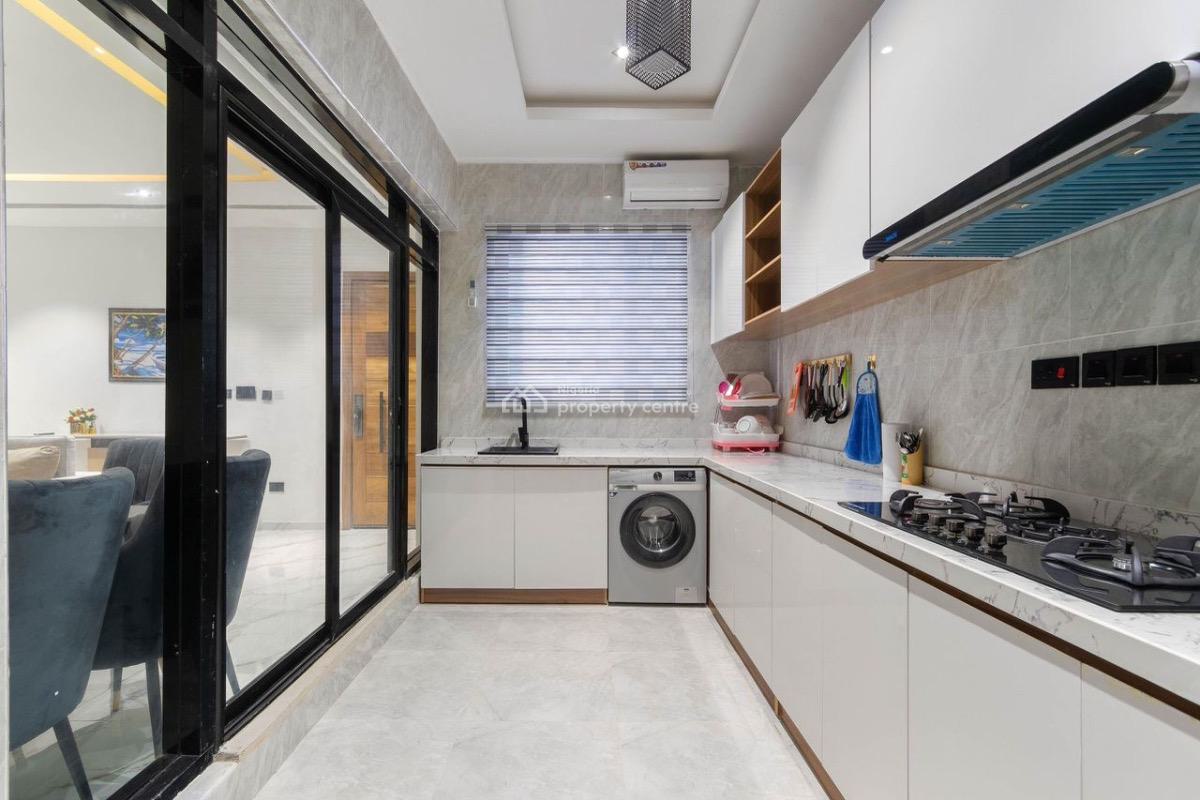 Luxury 2 Bedroom Apartment with Swimming Pool, Ilasan, Ilasan, Lekki, Lagos, Flat / Apartment Short Let