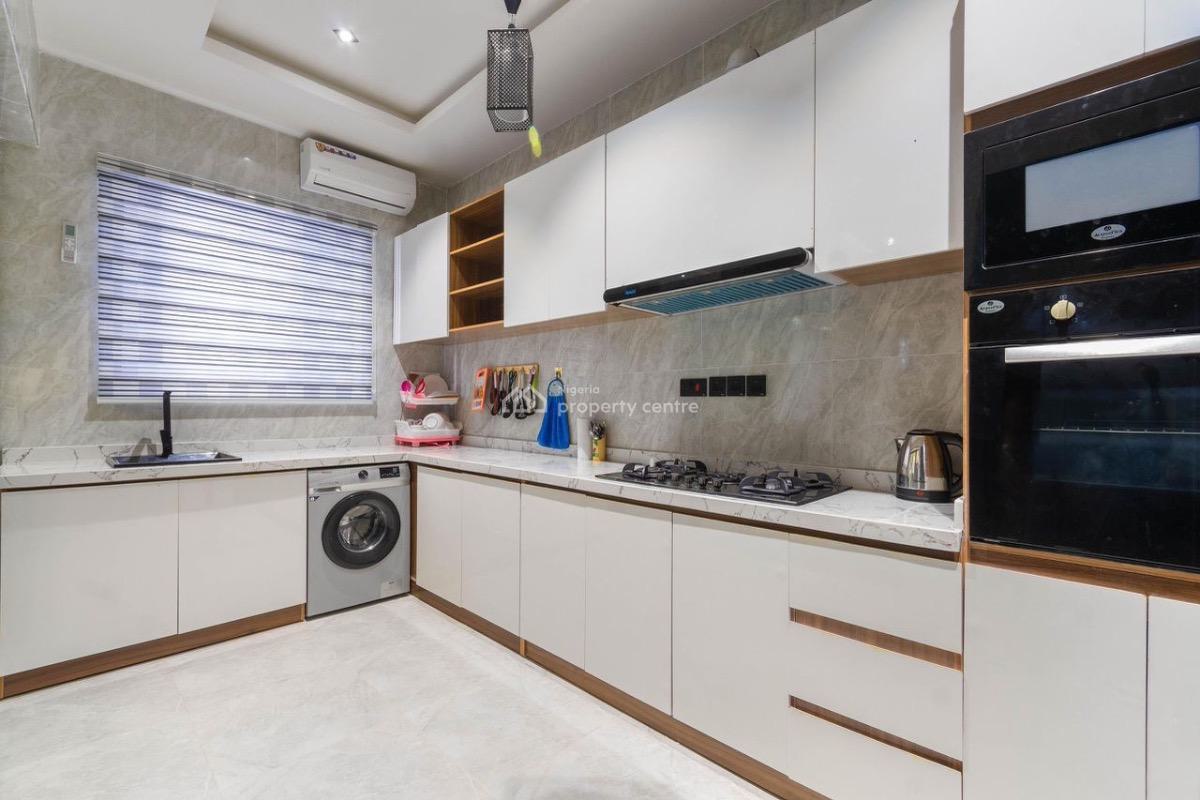 Luxury 2 Bedroom Apartment with Swimming Pool, Ilasan, Ilasan, Lekki, Lagos, Flat / Apartment Short Let