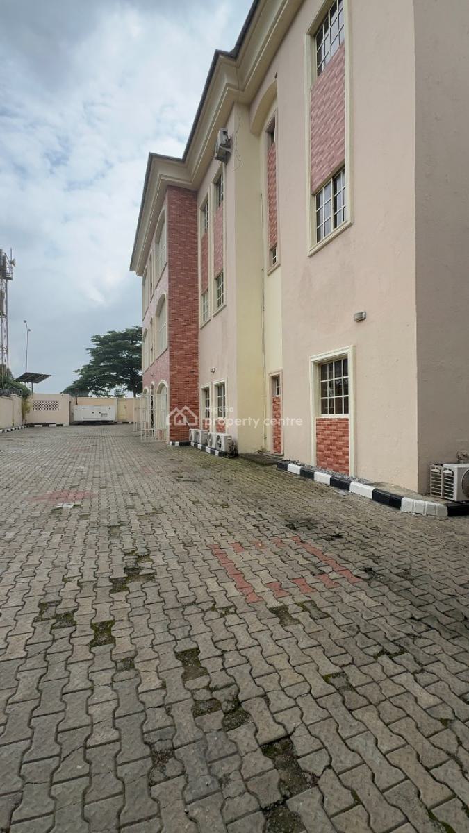 Luxury 3bedroom Flat with Bq in Nice Environment, Utako, Utako, Abuja, Flat / Apartment for Rent
