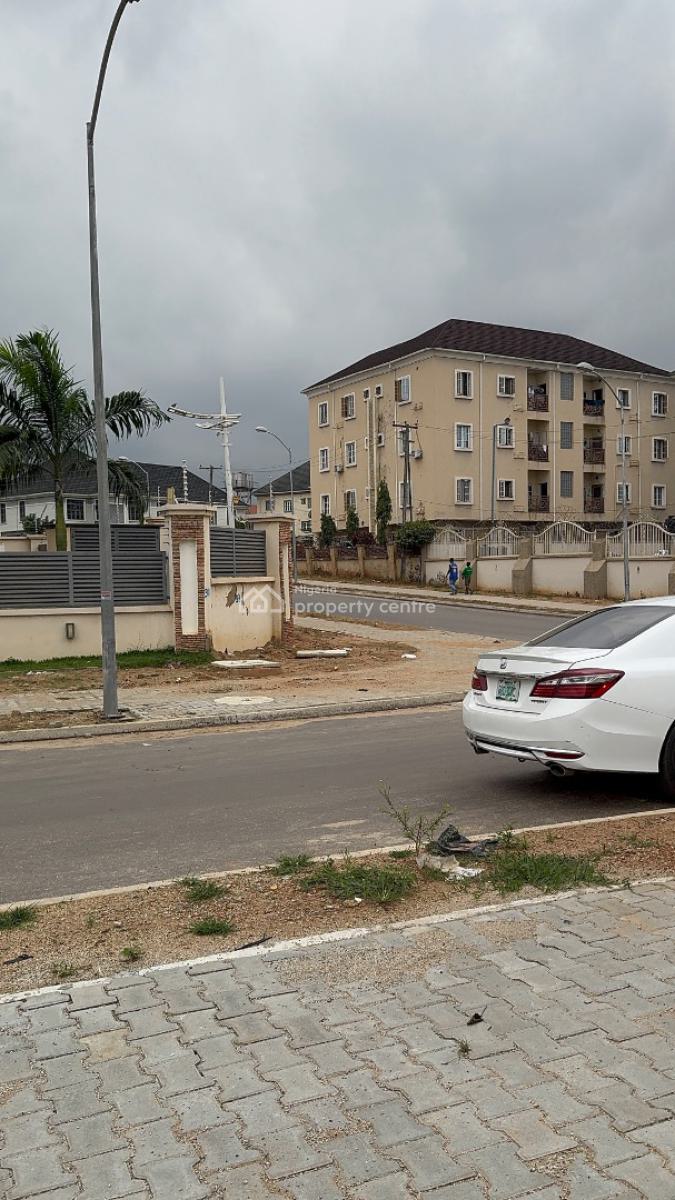 Standard 1000.sqm Land in a Residential Area with Uncompleted Building, Wuye, Abuja, Residential Land for Sale