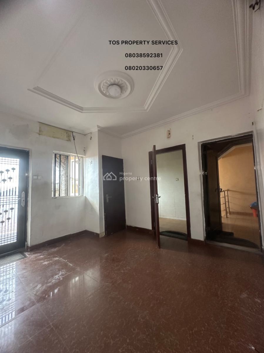 Nice 2 Bedroom Ensuite Flat (upstairs), Alagomeji, Sabo, Yaba, Lagos, Flat / Apartment for Rent