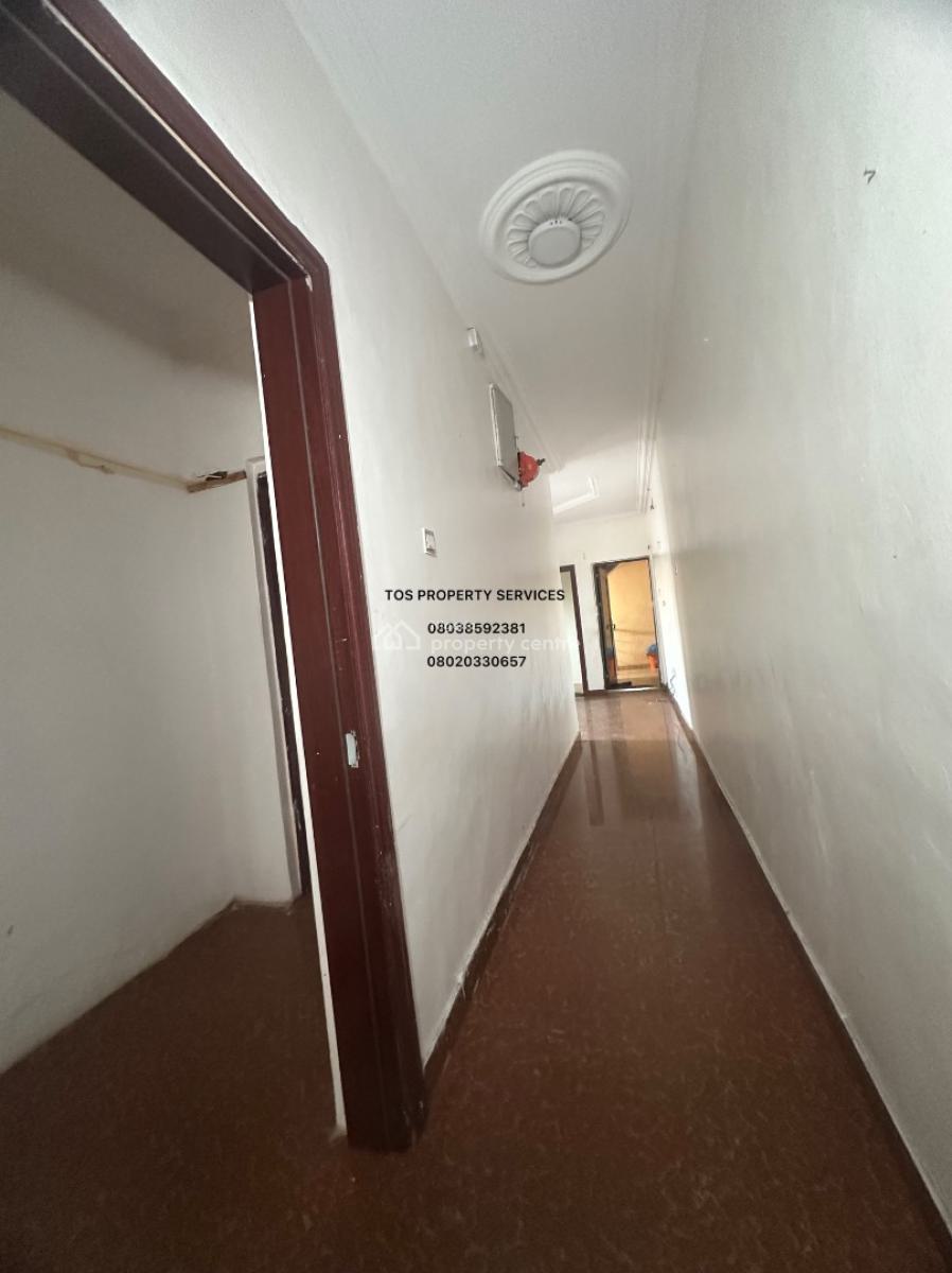 Nice 2 Bedroom Ensuite Flat (upstairs), Alagomeji, Sabo, Yaba, Lagos, Flat / Apartment for Rent