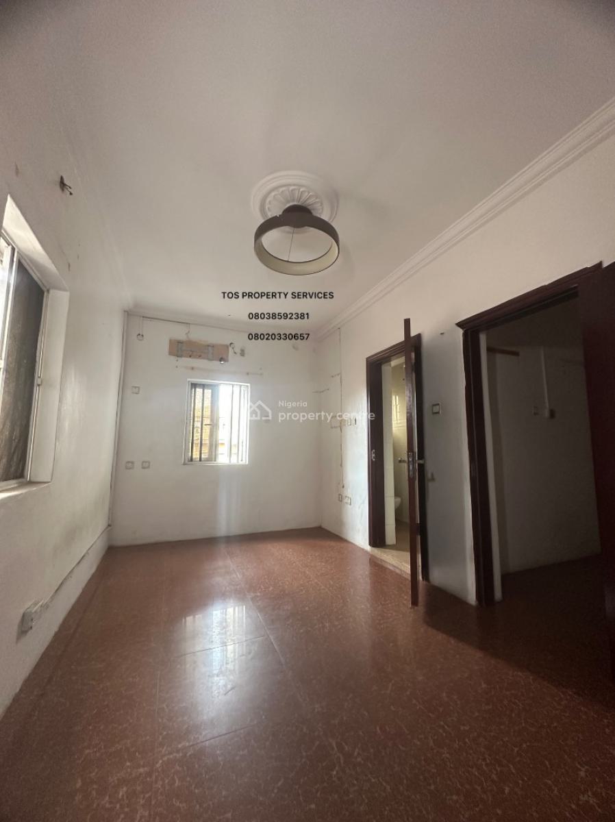 Nice 2 Bedroom Ensuite Flat (upstairs), Alagomeji, Sabo, Yaba, Lagos, Flat / Apartment for Rent