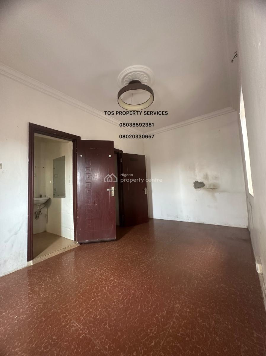 Nice 2 Bedroom Ensuite Flat (upstairs), Alagomeji, Sabo, Yaba, Lagos, Flat / Apartment for Rent