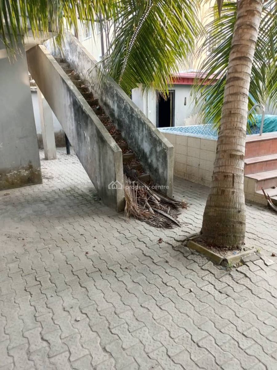 Spacious 6 Bedroom, Igbo Efon, Lekki, Lagos, Semi-detached Duplex for Sale