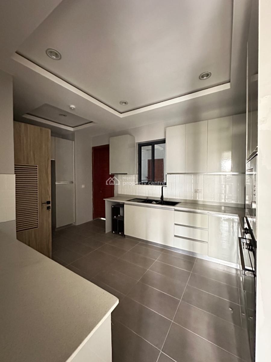 Magnificently Built 5 Bedroom Penthouse with Swimming Pool, Lekki Phase 1, Lekki, Lagos, Block of Flats for Sale