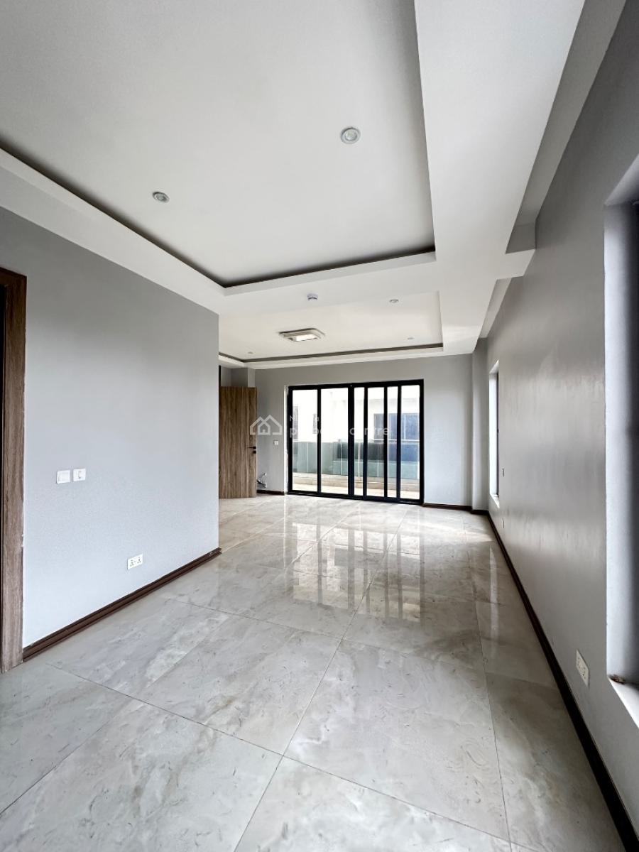 Magnificently Built 5 Bedroom Penthouse with Swimming Pool, Lekki Phase 1, Lekki, Lagos, Block of Flats for Sale