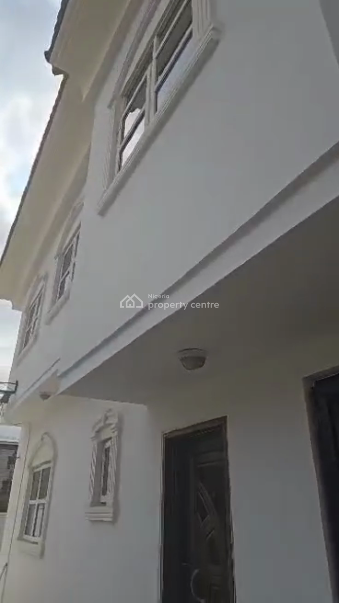 Distress 5bedr Detach and Bq, Diamond Estate Amuwo Odofin Lagos, Amuwo Odofin, Lagos, Detached Duplex for Sale