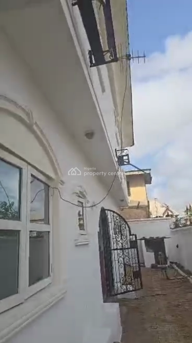 Distress 5bedr Detach and Bq, Diamond Estate Amuwo Odofin Lagos, Amuwo Odofin, Lagos, Detached Duplex for Sale