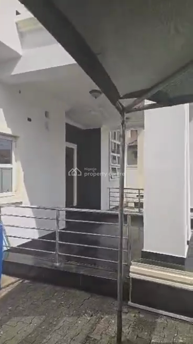 Distress 5bedr Detach and Bq, Diamond Estate Amuwo Odofin Lagos, Amuwo Odofin, Lagos, Detached Duplex for Sale