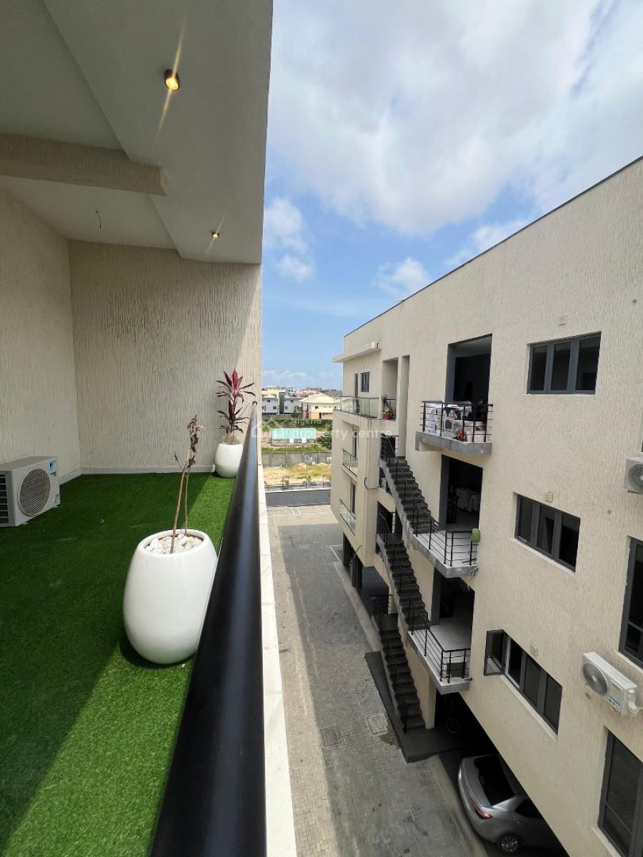 2 Bedroom Penthouse with a Pool Gym and Elevator, Lekki Phase 1, Lekki, Lagos, Flat / Apartment for Sale