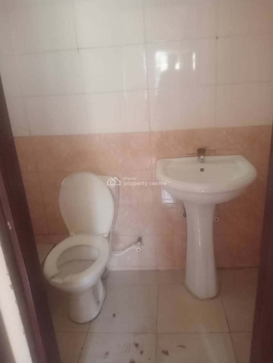 Lovely 2 Bedroom Bungalow, Harmony Estate, Gra Phase 1, Magodo, Lagos, Flat / Apartment for Rent