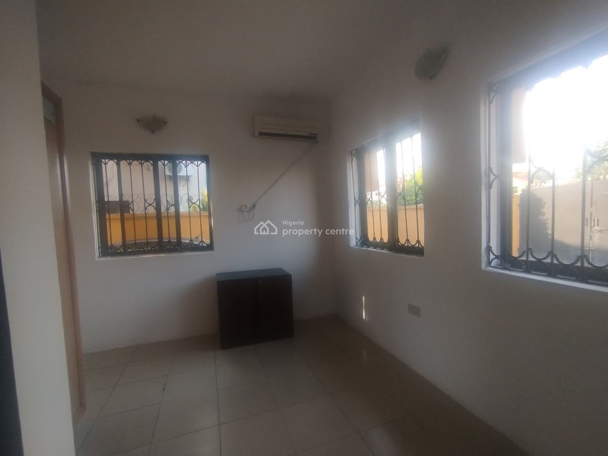Well Maintained 1 Bedroom Apartment, Off Fola Oshibo Street, Lekki Phase 1, Lekki, Lagos, Mini Flat (room and Parlour) for Rent