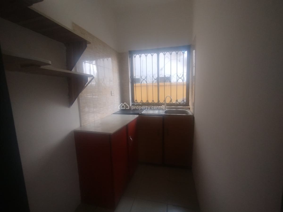 Well Maintained 1 Bedroom Apartment, Off Fola Oshibo Street, Lekki Phase 1, Lekki, Lagos, Mini Flat (room and Parlour) for Rent
