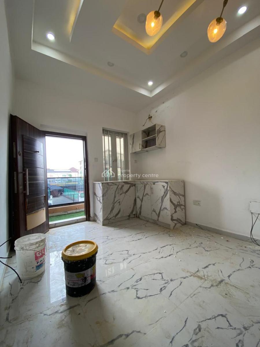 Spacious 1 Bedroom and Parlor Upstairs with Balcony Available, Chisco, Ikate, Lekki, Lagos, Mini Flat (room and Parlour) for Rent