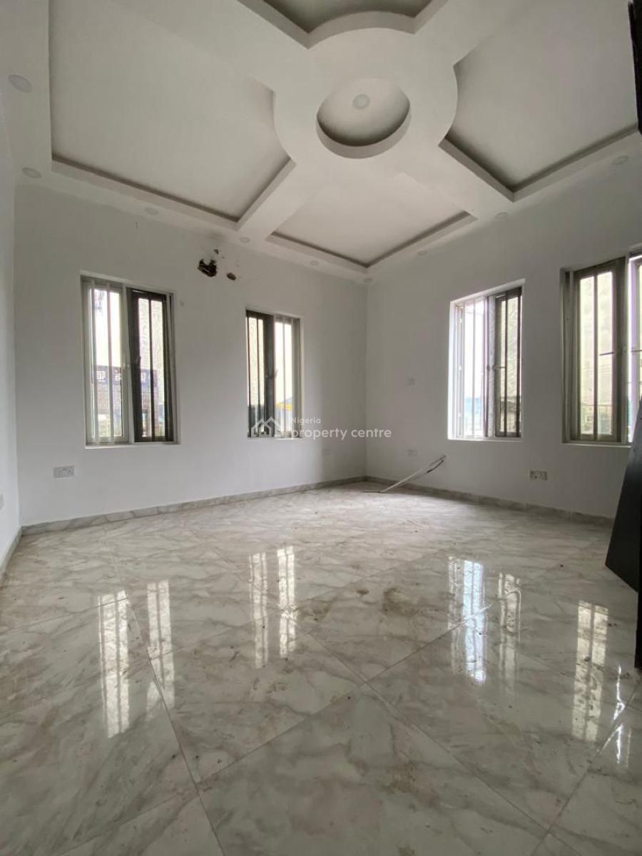 Spacious 1 Bedroom and Parlor Upstairs with Balcony Available, Chisco, Ikate, Lekki, Lagos, Mini Flat (room and Parlour) for Rent