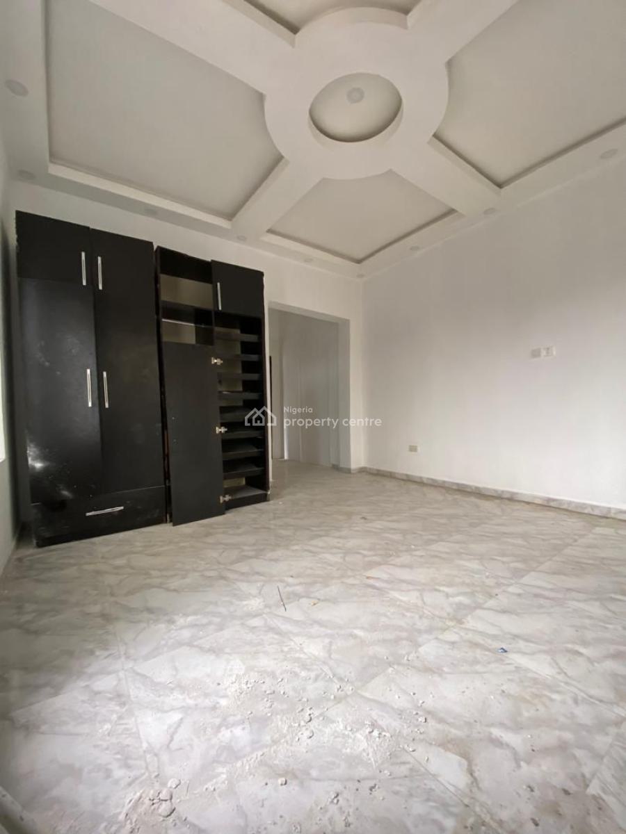 Spacious 1 Bedroom and Parlor Upstairs with Balcony Available, Chisco, Ikate, Lekki, Lagos, Mini Flat (room and Parlour) for Rent