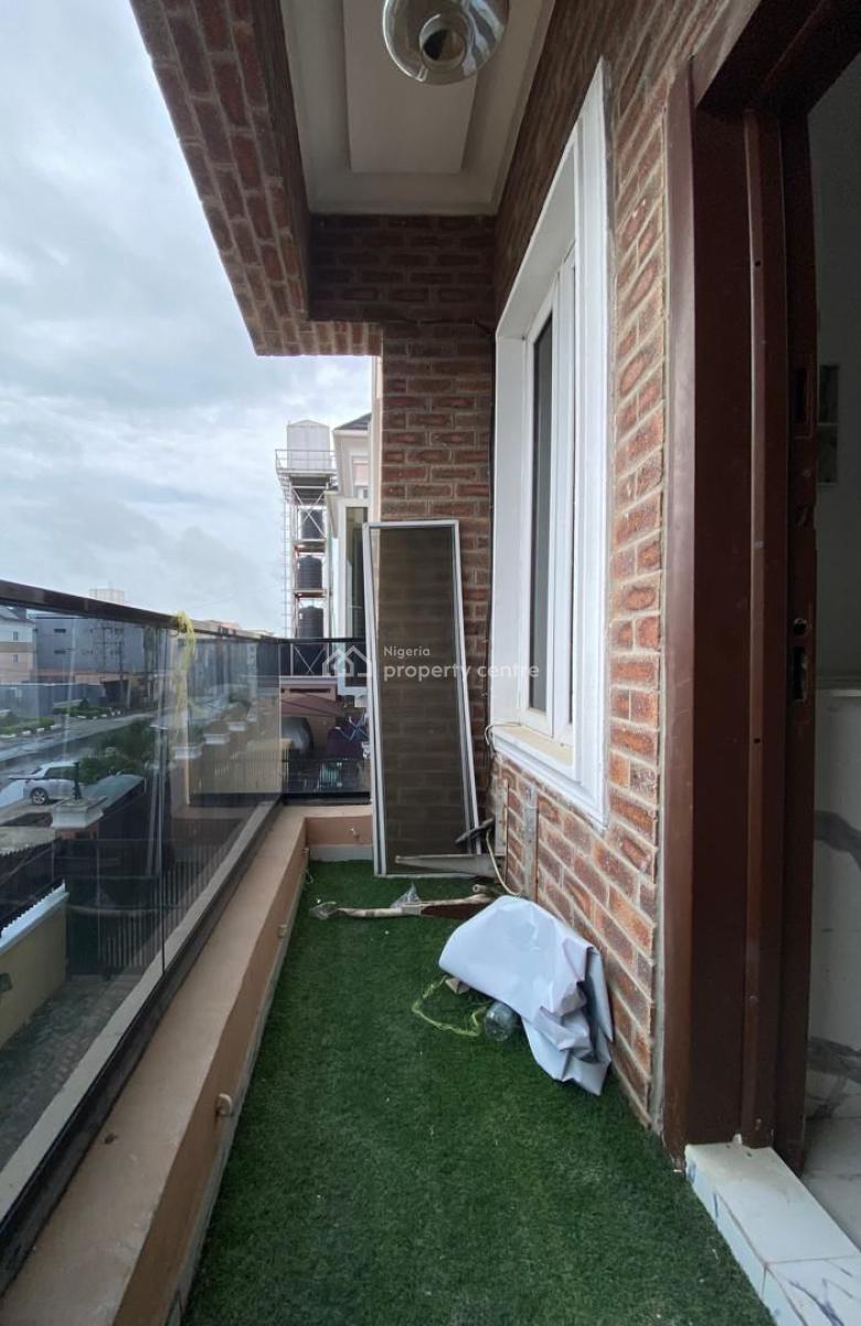 Spacious 1 Bedroom and Parlor Upstairs with Balcony Available, Chisco, Ikate, Lekki, Lagos, Mini Flat (room and Parlour) for Rent