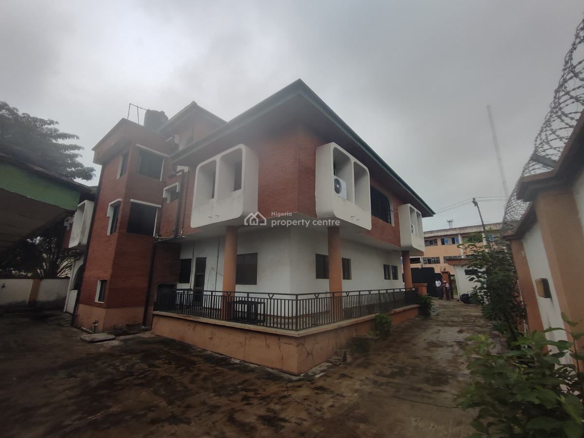 5 Bedroom Detached Building with Guest Chalet, By Mobile Filling Station, Oluyole, Oyo, Detached Duplex for Rent