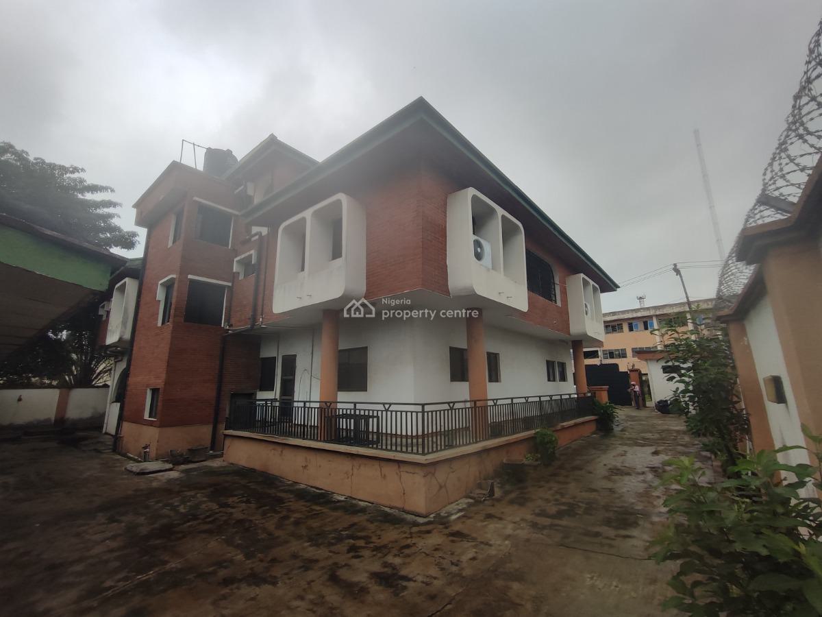 5 Bedroom Detached Building with Guest Chalet, By Mobile Filling Station, Oluyole, Oyo, Detached Duplex for Rent
