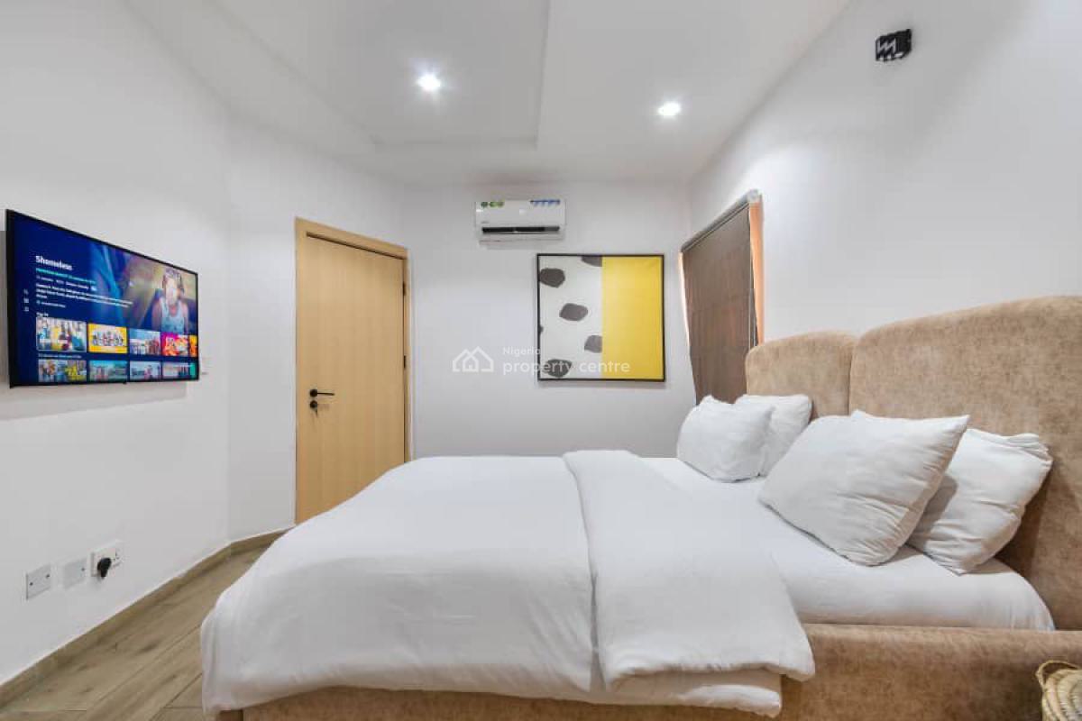 Beautiful 2-bedroom Apartment with Swimming Pool, Gym and Elevator, Lekki Phase 1, Lekki, Lagos, Flat / Apartment Short Let