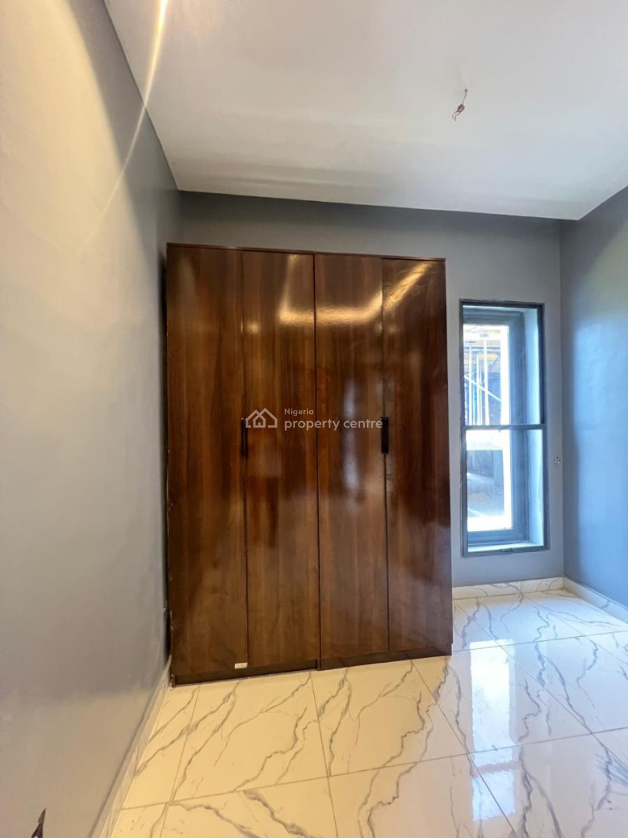 2 Bedroom Penthouse with Swimming Pool, Gym and Elevator, Lekki Phase 1, Lekki, Lagos, Flat / Apartment for Sale