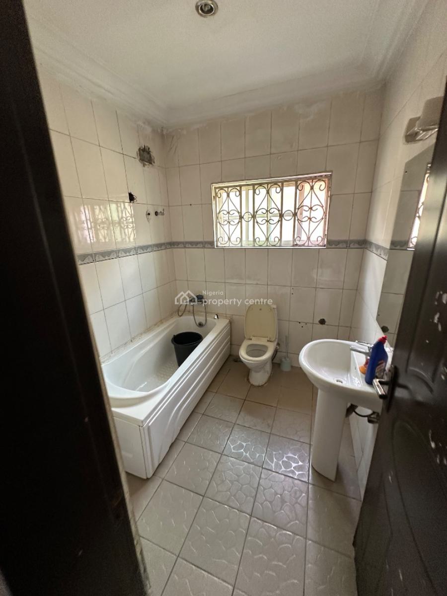 a Standard One Bedroom Apartment in a Nice Location, 4th Avenue, Gwarinpa, Abuja, Mini Flat (room and Parlour) for Rent