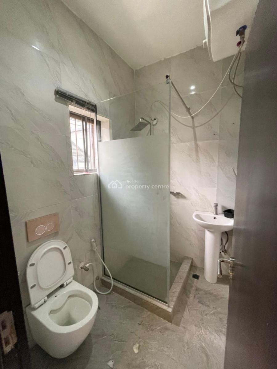 Well Finished 2 Bedroom Flat, Gwarinpa Main, Gwarinpa, Abuja, Flat / Apartment for Rent