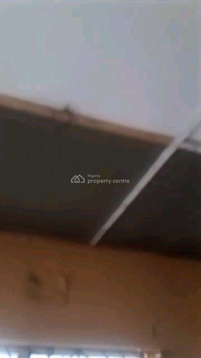 a Decent and  Spacious 3 Bedroom Available, Miyaki, Oworonshoki, Shomolu, Lagos, Flat / Apartment for Rent