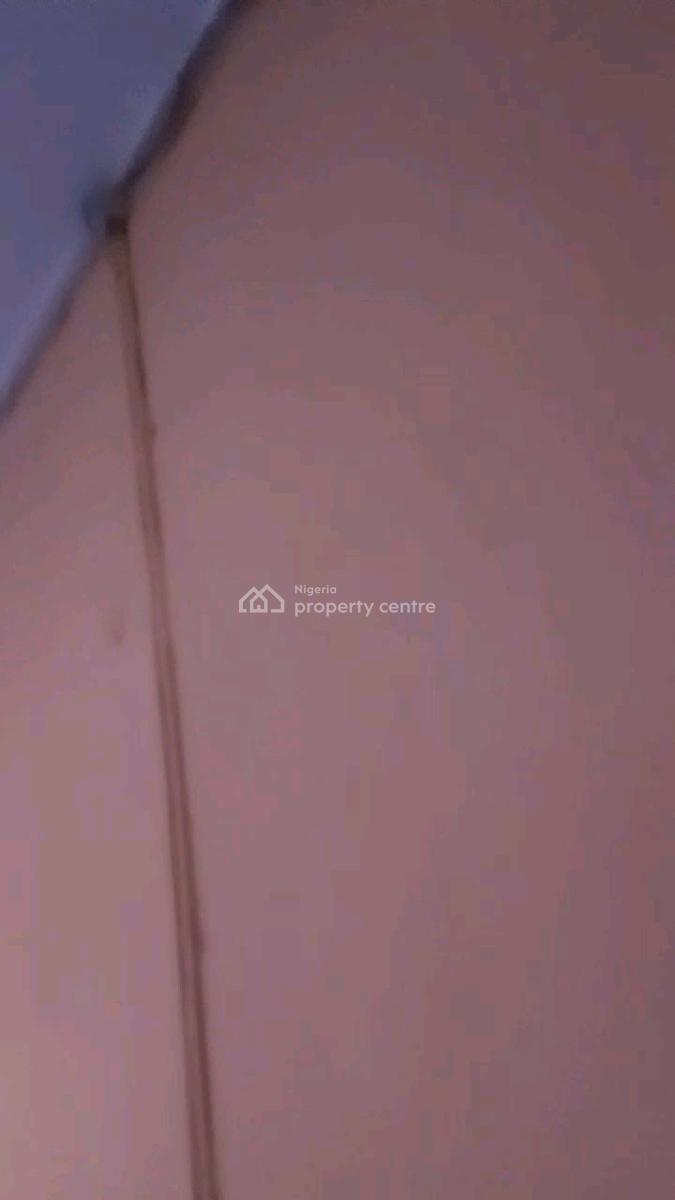 a Decent and  Spacious 3 Bedroom Available, Miyaki, Oworonshoki, Shomolu, Lagos, Flat / Apartment for Rent