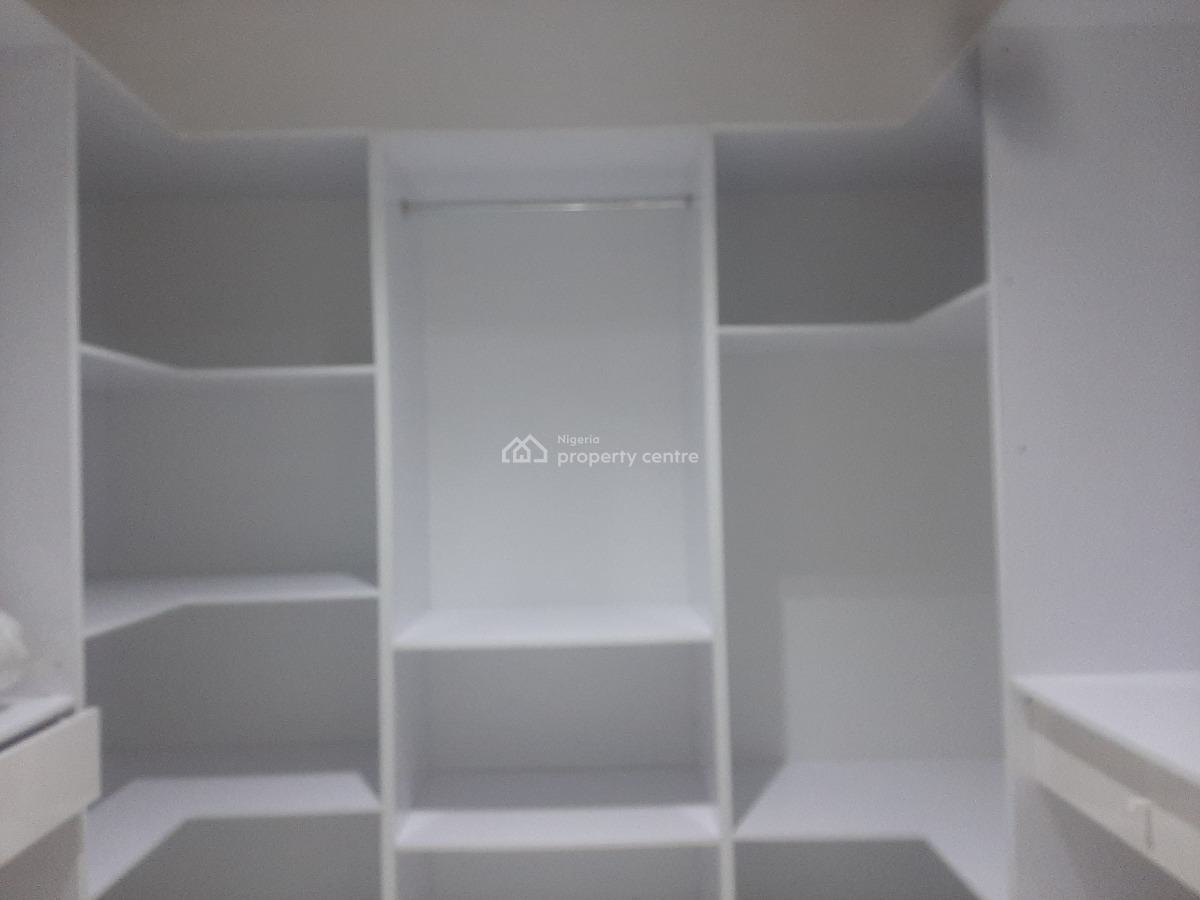 Furnished and Serviced 2 Bedroom En-suite Pentfloor Flat with Fully Fitted, Lekki Phase 1, Lekki, Lagos, Flat / Apartment for Sale
