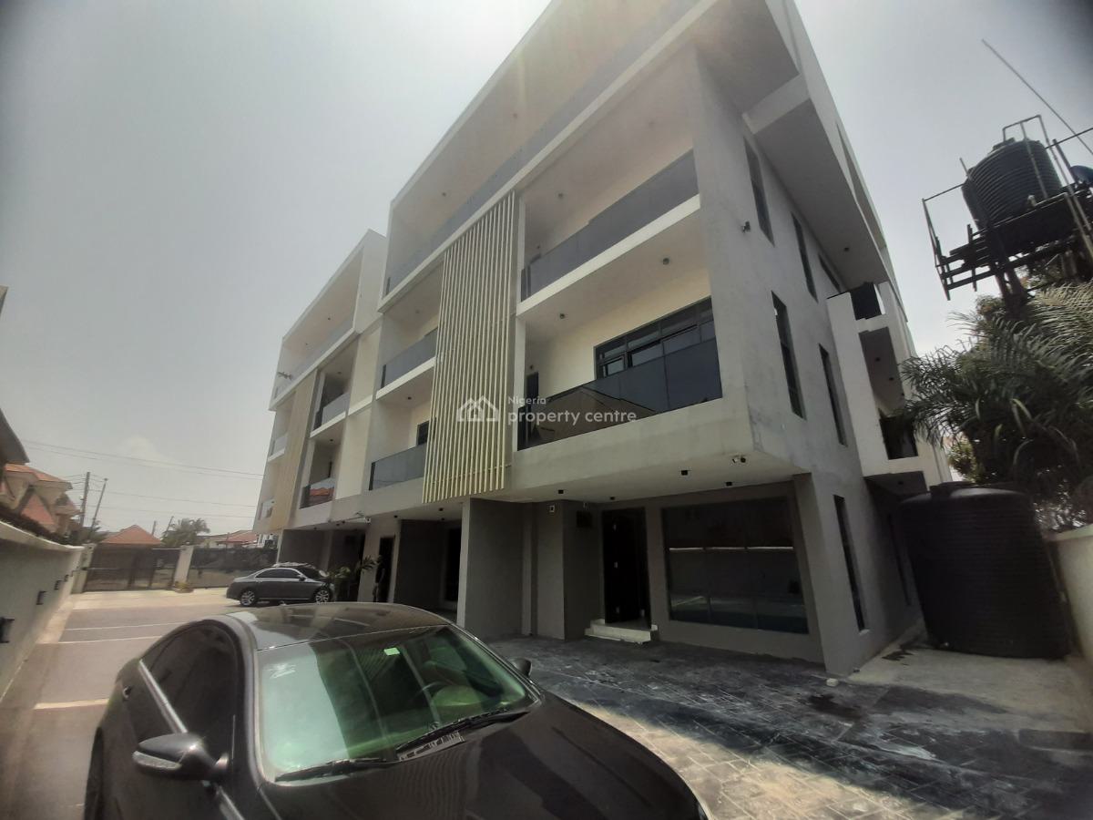 Furnished and Serviced 2 Bedroom En-suite Pentfloor Flat with Fully Fi, Lekki Phase 1, Lekki, Lagos, Flat / Apartment for Sale