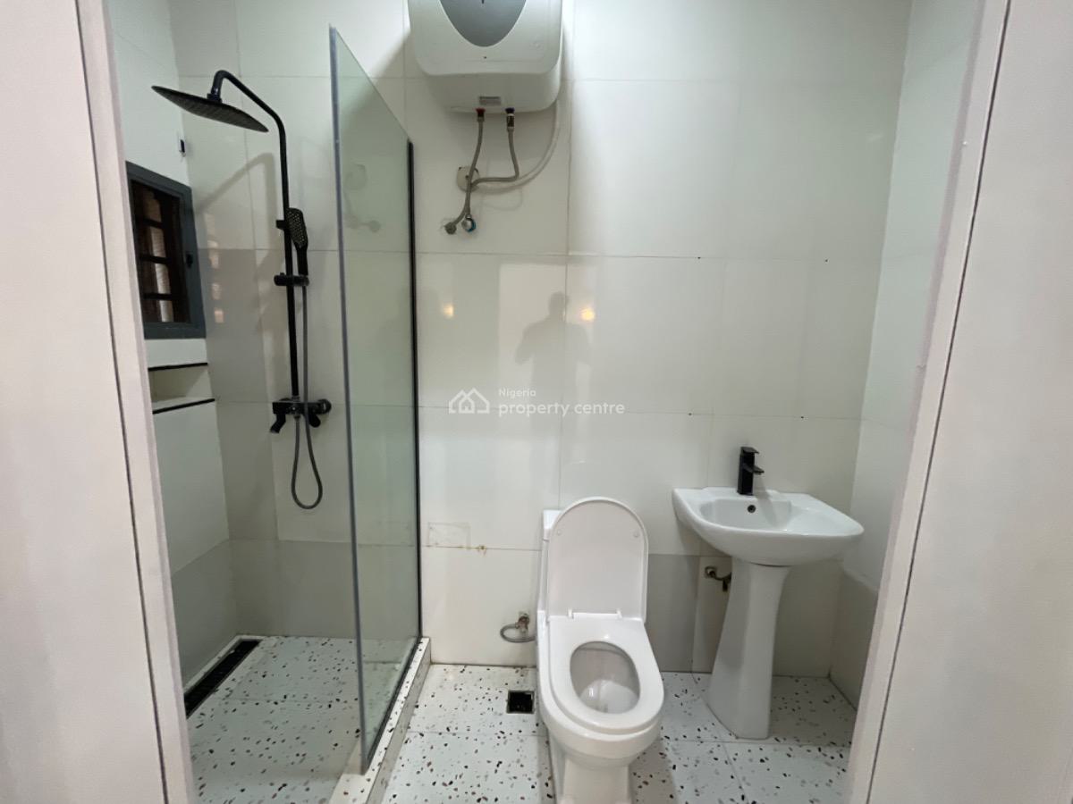 a Nice 2 Bedroom with Bq in Ground Floor, Lekki Phase 1, Lekki, Lagos, House for Rent