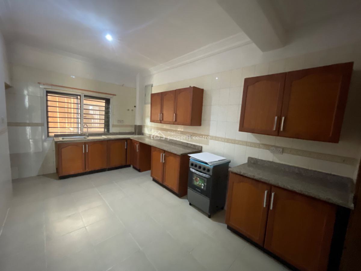 a Spacious 3 Bedroom with Bq on 1st Floor, Lekki Phase 1, Lekki, Lagos, House for Rent