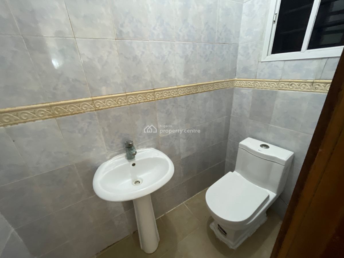 a Spacious 3 Bedroom with Bq on 1st Floor, Lekki Phase 1, Lekki, Lagos, House for Rent
