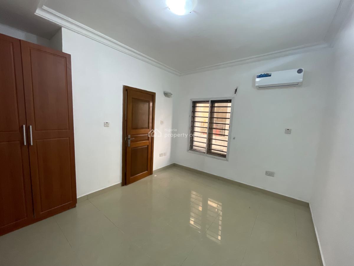 a Spacious 3 Bedroom with Bq on 1st Floor, Lekki Phase 1, Lekki, Lagos, House for Rent