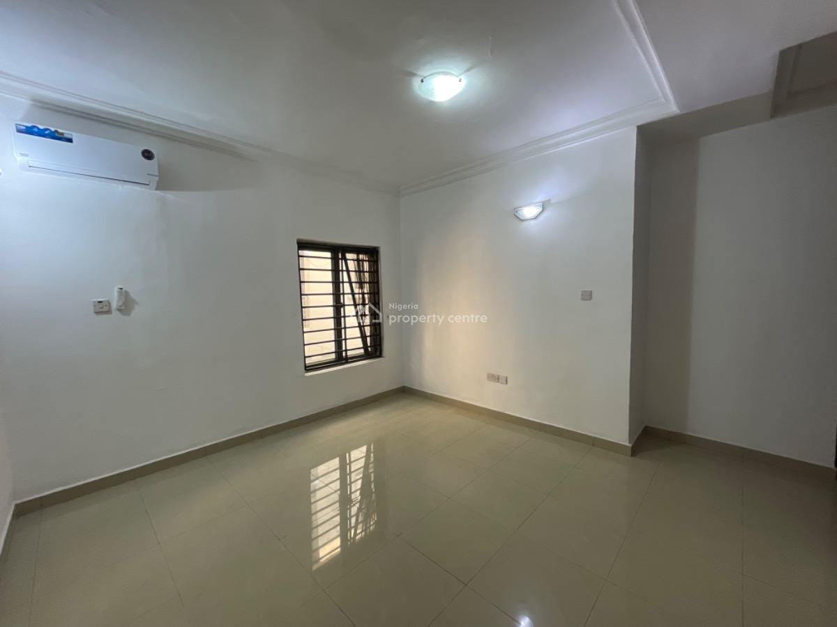 a Spacious 3 Bedroom with Bq on 1st Floor, Lekki Phase 1, Lekki, Lagos, House for Rent