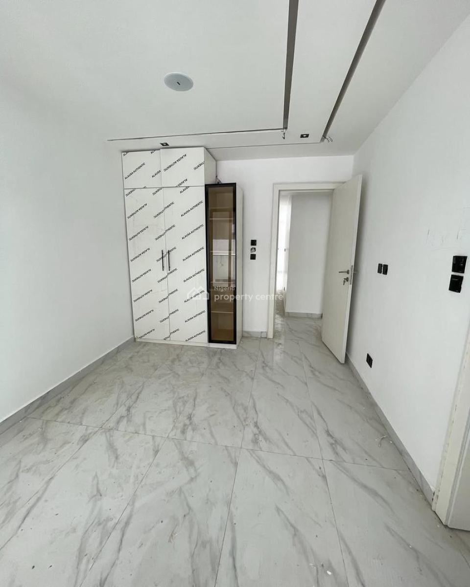 2 Bedroom Flat, Lekki Phase 1, Lekki, Lagos, Block of Flats for Sale