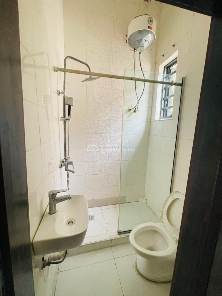 Single Room in a Shared Apartment, Harris Drive, Lekki, Lagos, House for Rent