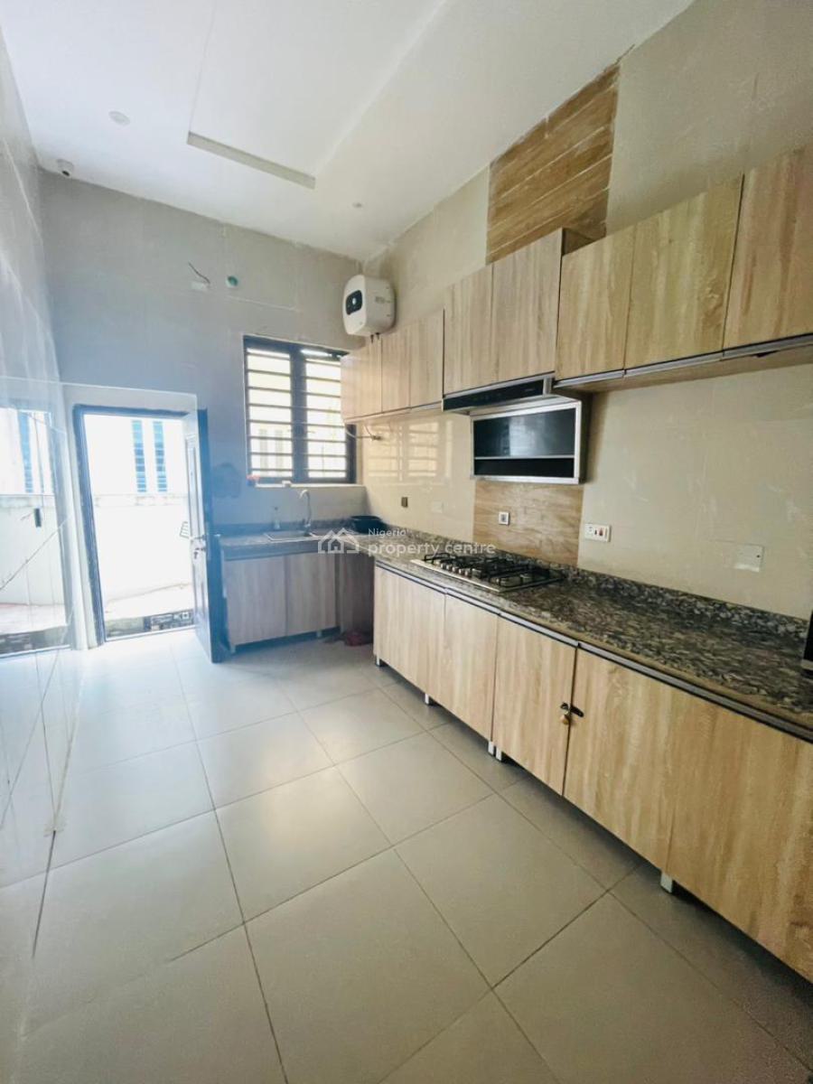 Single Room in a Shared Apartment, Harris Drive, Lekki, Lagos, House for Rent
