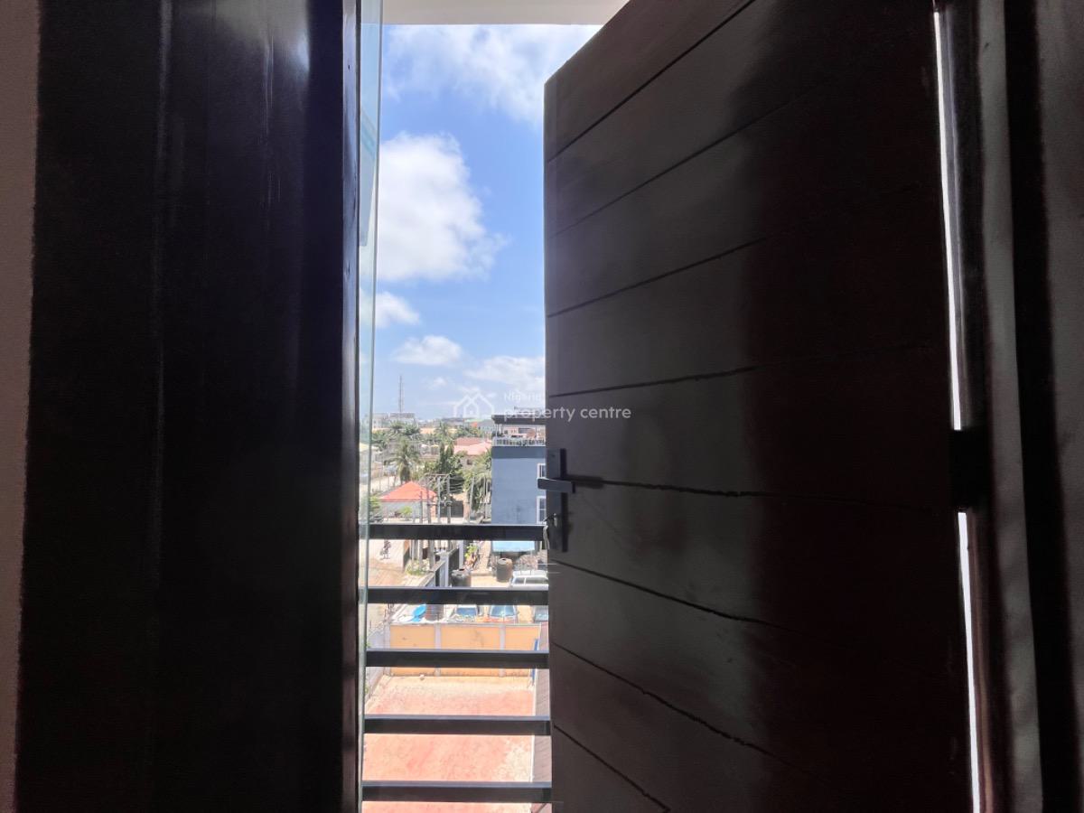 Modern 2 Bedroom Apartment with Swimming Pool Available at Ikate, Ikate Lekki Lagos, Ikate, Lekki, Lagos, Flat / Apartment for Sale