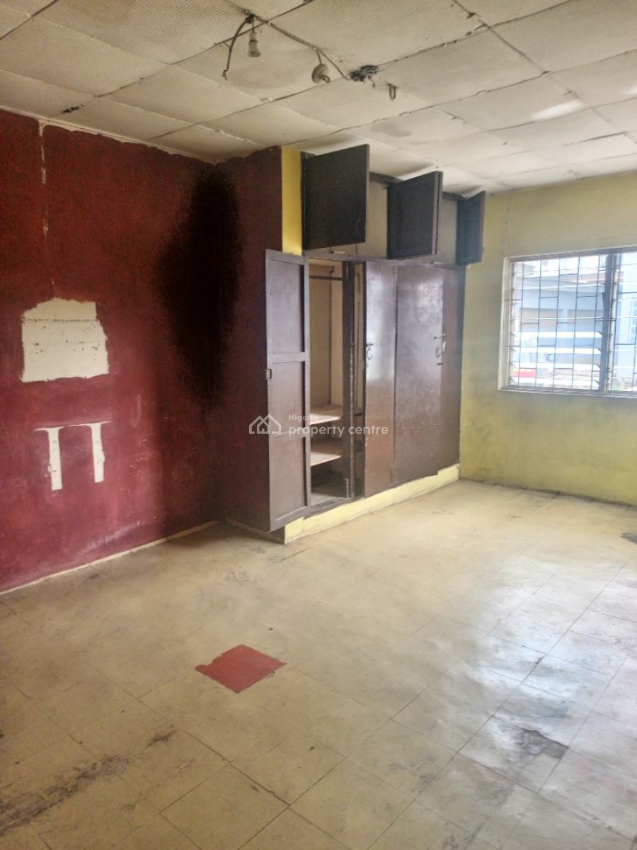 a Very Spacious But Old 2 Bedroom Flat with 2 Toilets, Off Diya Street, Gbagada, Lagos, Flat / Apartment for Rent