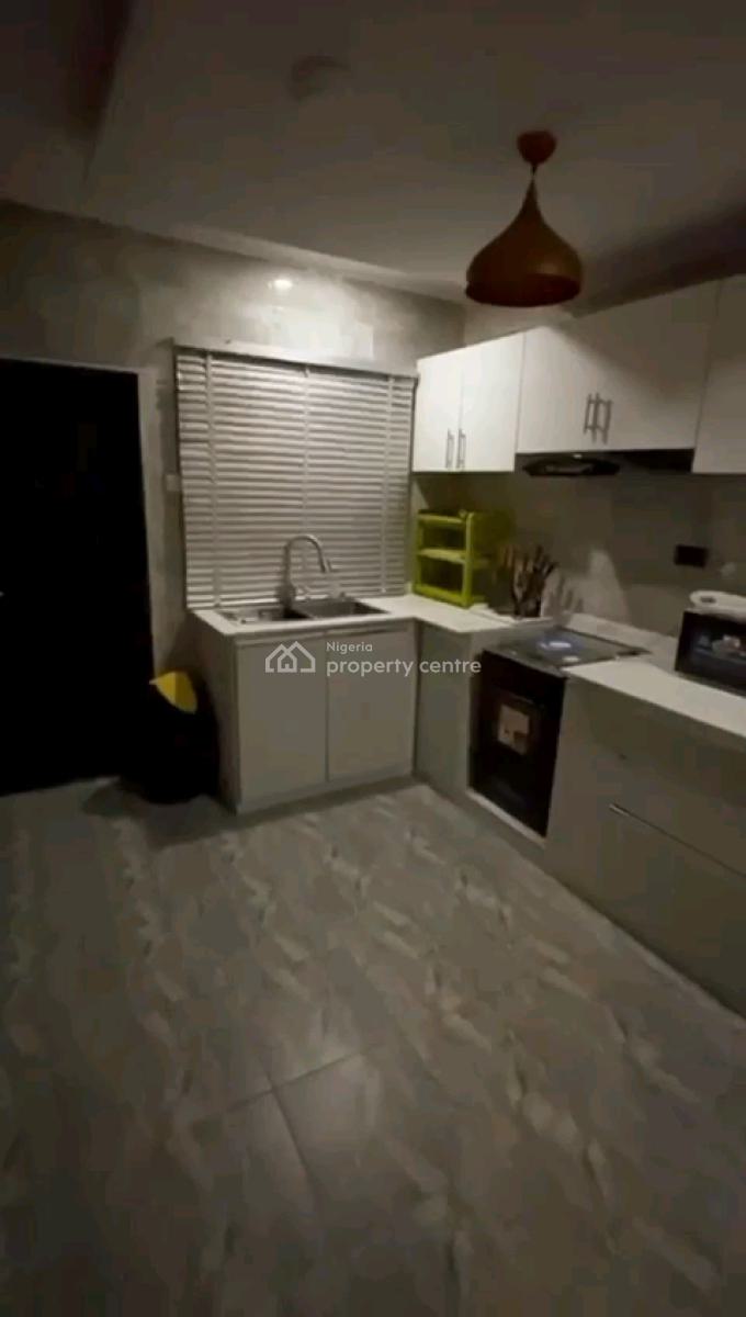 Super Executive Self Compound 3-bedroom Service Apartment, Western Avenue, Surulere, Lagos, Flat / Apartment for Rent