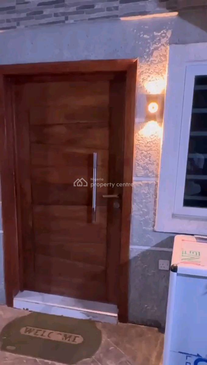 Super Executive Self Compound 3-bedroom Service Apartment, Western Avenue, Surulere, Lagos, Flat / Apartment for Rent