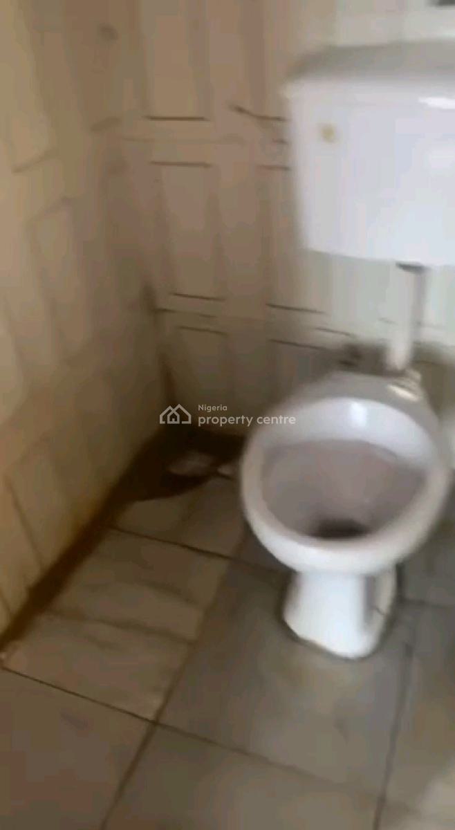 Standard and Executive Self Contain, Alara Street, Sabo, Yaba, Lagos, Self Contain (single Rooms) for Rent